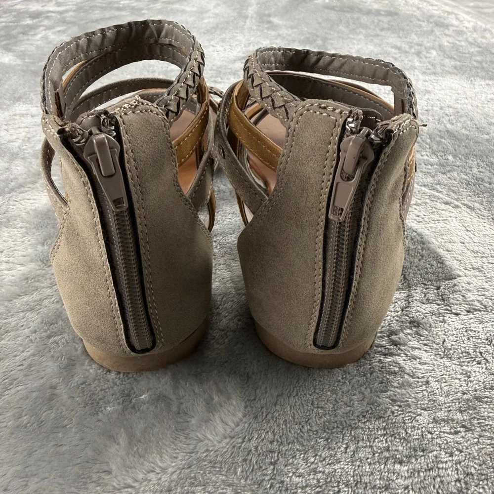 Maurices Poppie Gladiator Sandals Womens 8.5 Taupe Tan Braided Studded Flat Boho